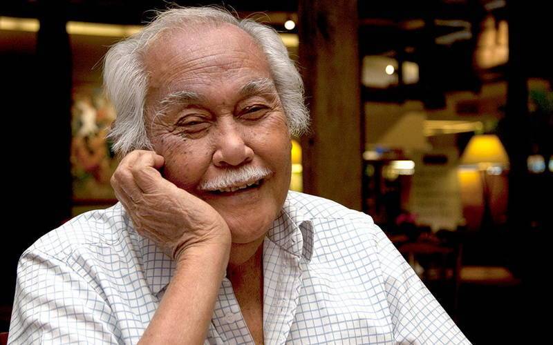 Bob Sadino kuli bangunan dan penjual telur dari rumah kerumah